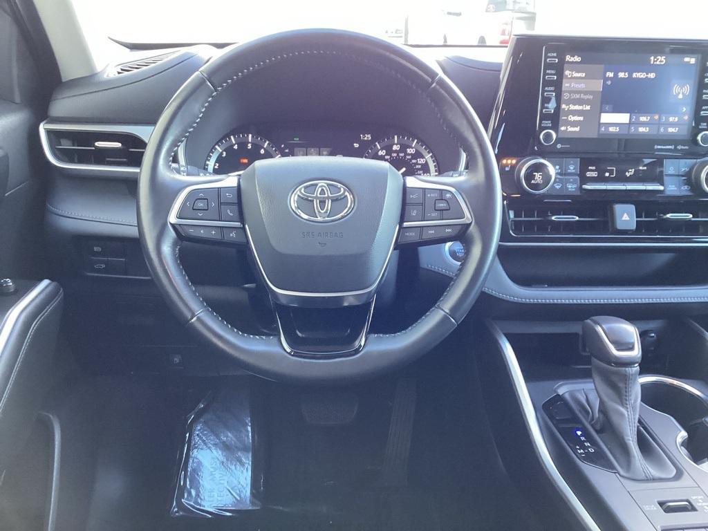 used 2021 Toyota Highlander car, priced at $30,500