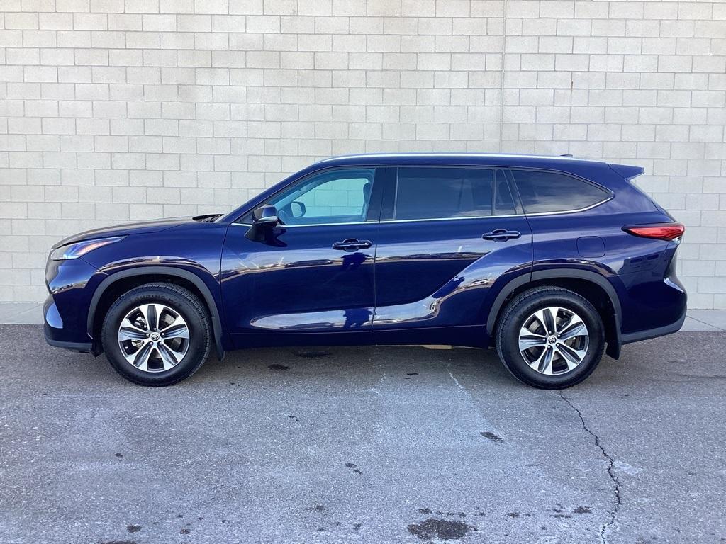 used 2021 Toyota Highlander car, priced at $30,500