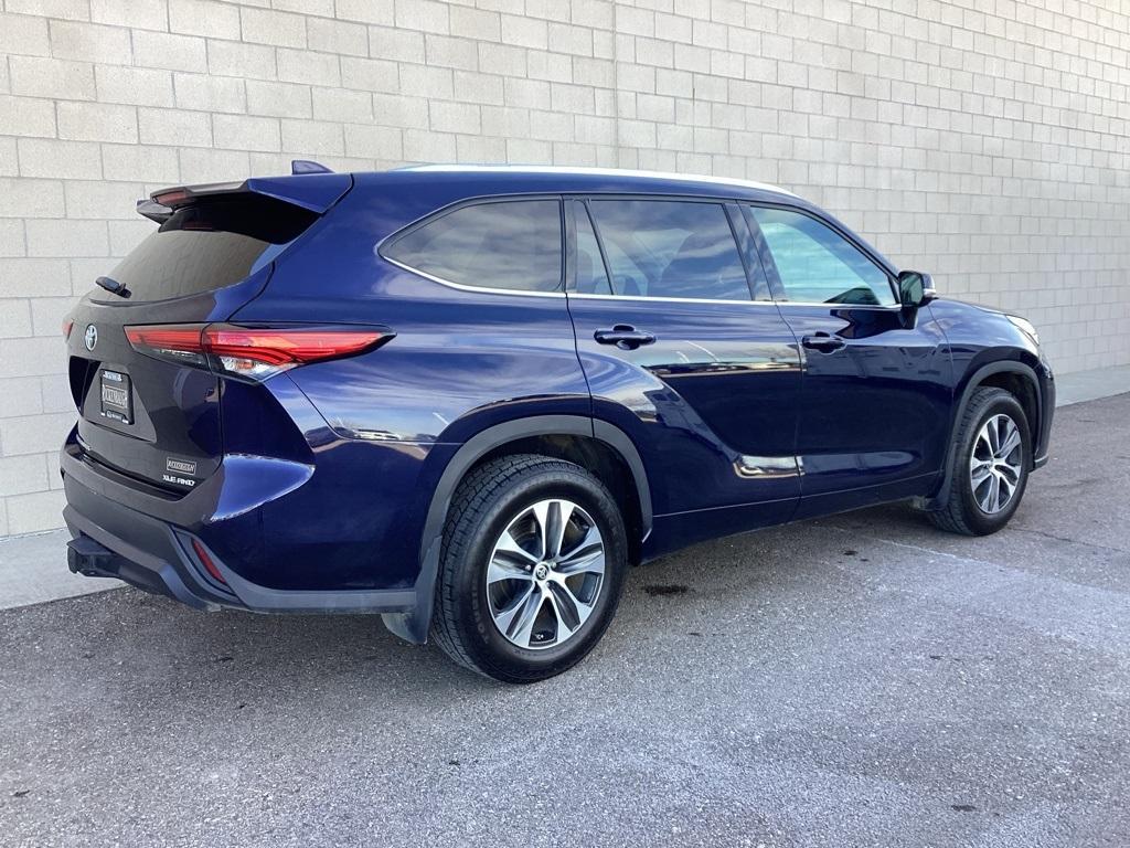 used 2021 Toyota Highlander car, priced at $30,500