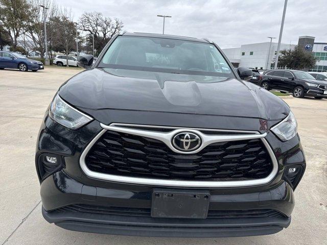 used 2022 Toyota Highlander car, priced at $32,000