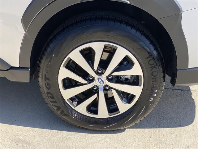 used 2025 Subaru Outback car, priced at $31,000