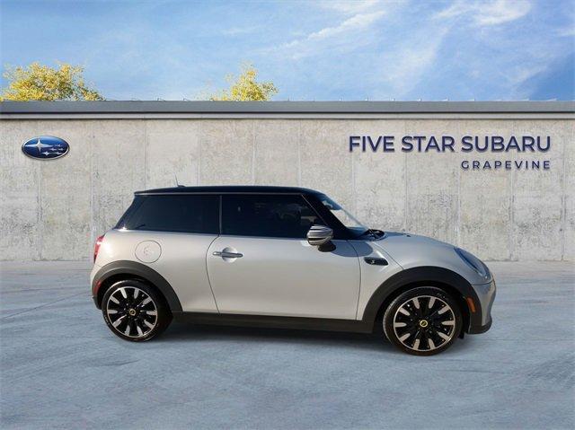 used 2023 MINI SE Hardtop car, priced at $22,000