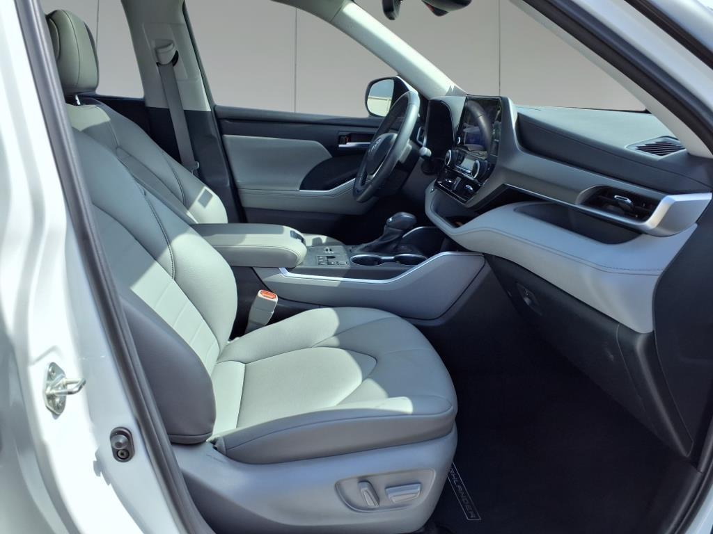 used 2023 Toyota Highlander car, priced at $35,496