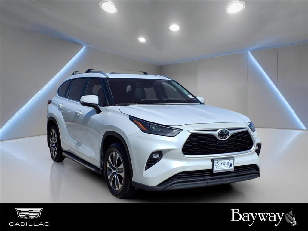 used 2023 Toyota Highlander car, priced at $35,496