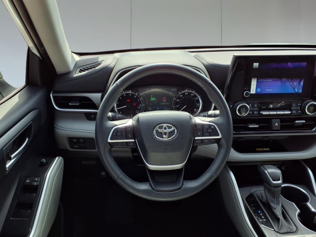 used 2023 Toyota Highlander car, priced at $35,496