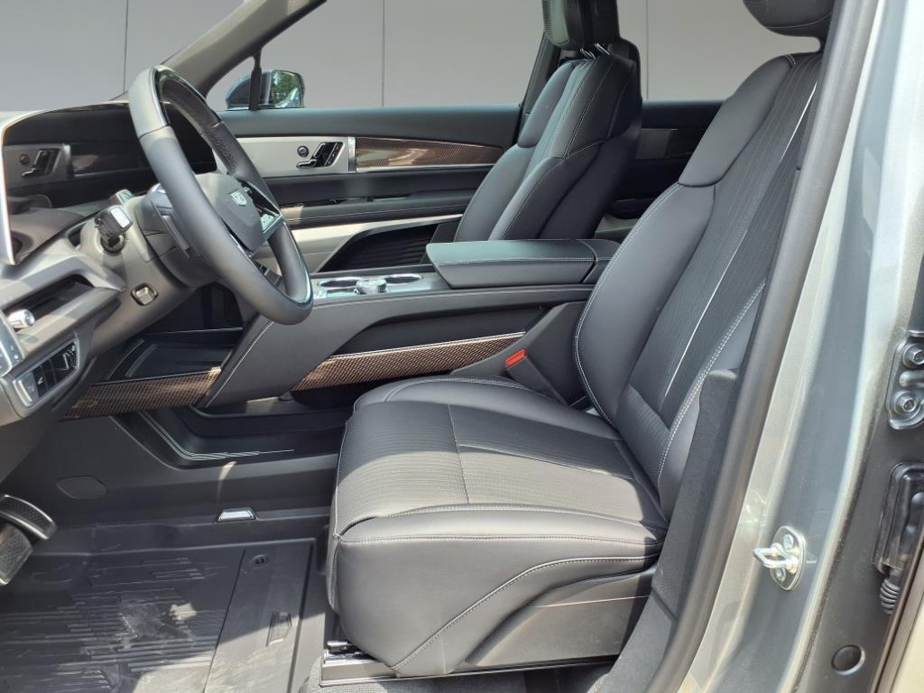 new 2026 Cadillac VISTIQ car, priced at $82,820