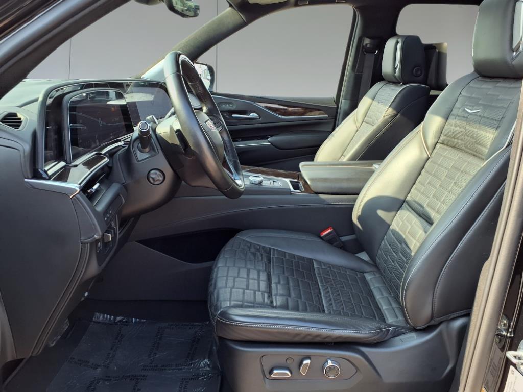 used 2024 Cadillac Escalade ESV car, priced at $86,495