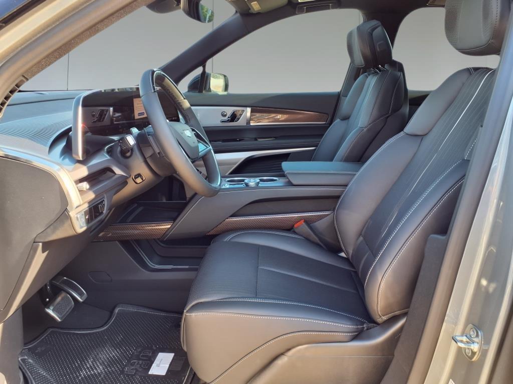 new 2026 Cadillac VISTIQ car, priced at $81,413