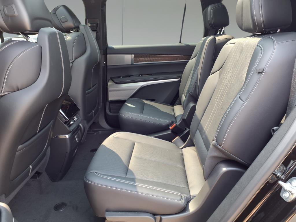 new 2026 Cadillac VISTIQ car, priced at $83,914