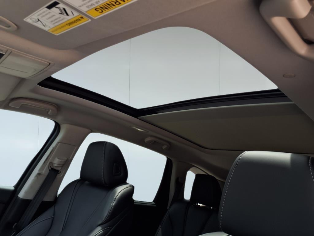 used 2024 Acura MDX car, priced at $41,996