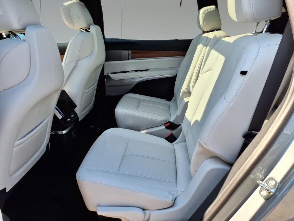 new 2026 Cadillac VISTIQ car, priced at $82,309