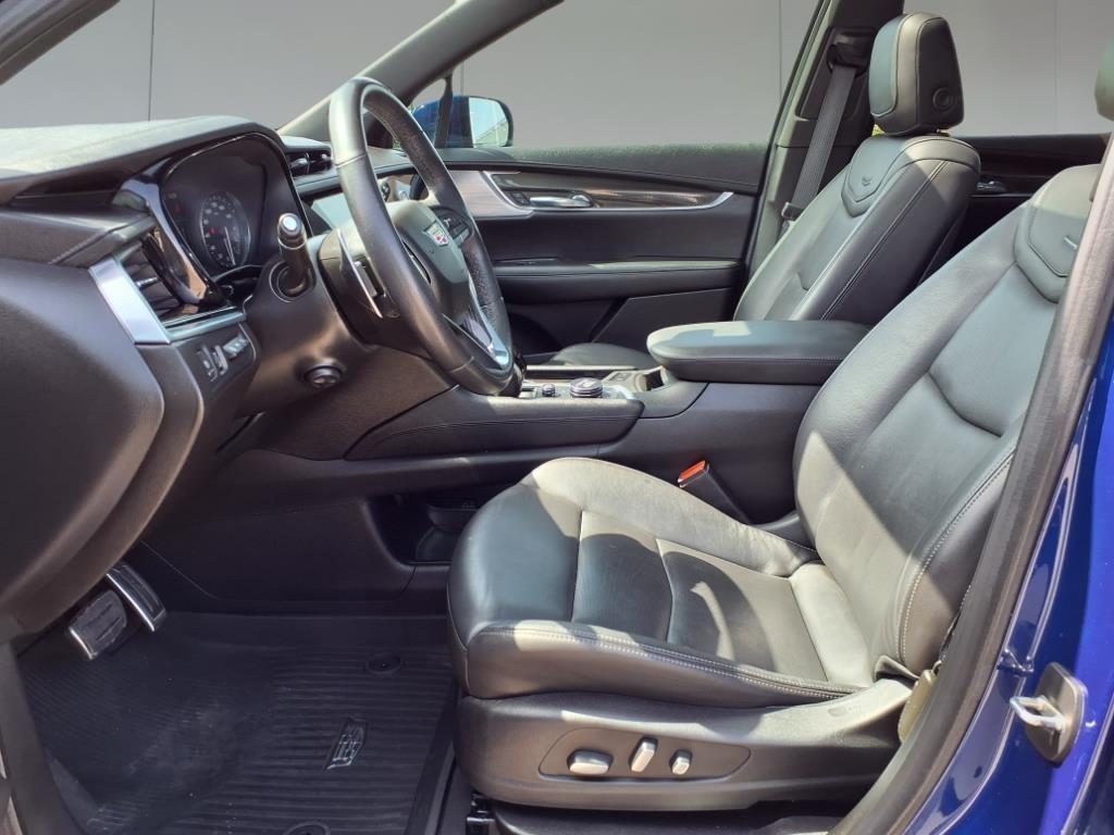 used 2023 Cadillac XT6 car, priced at $36,996