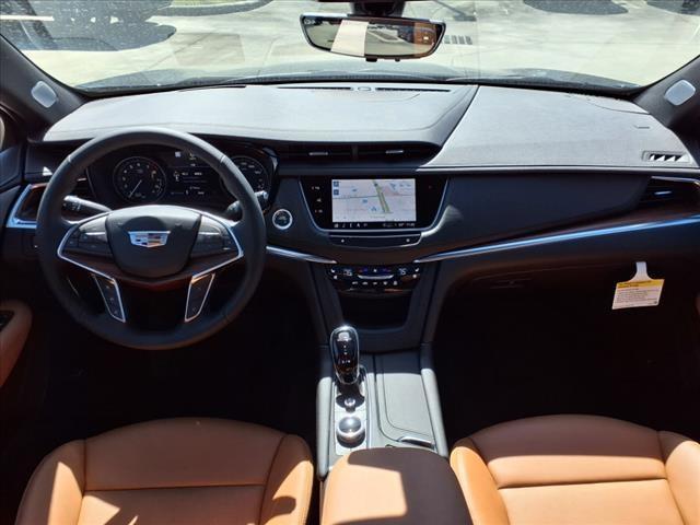 new 2025 Cadillac XT5 car, priced at $51,985