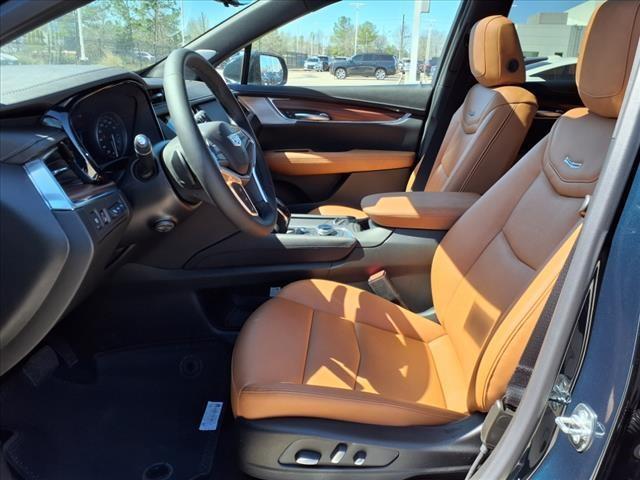 new 2025 Cadillac XT5 car, priced at $51,985