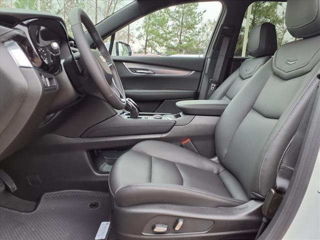 new 2025 Cadillac XT6 car, priced at $43,815