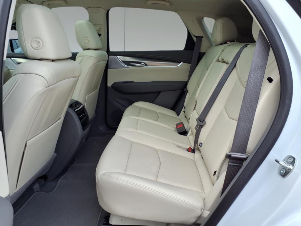 new 2025 Cadillac XT5 car, priced at $54,015