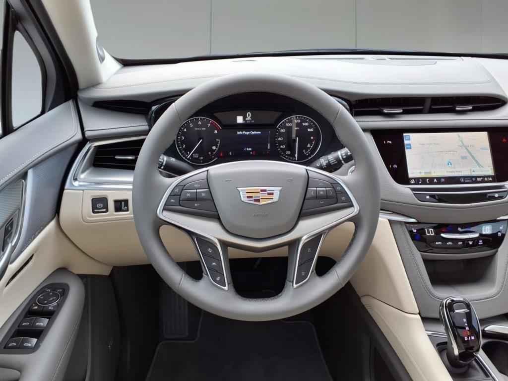 new 2025 Cadillac XT5 car, priced at $54,015