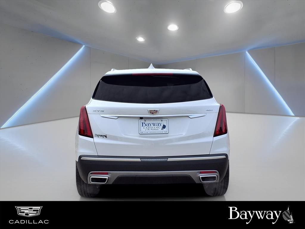 new 2025 Cadillac XT5 car, priced at $54,015