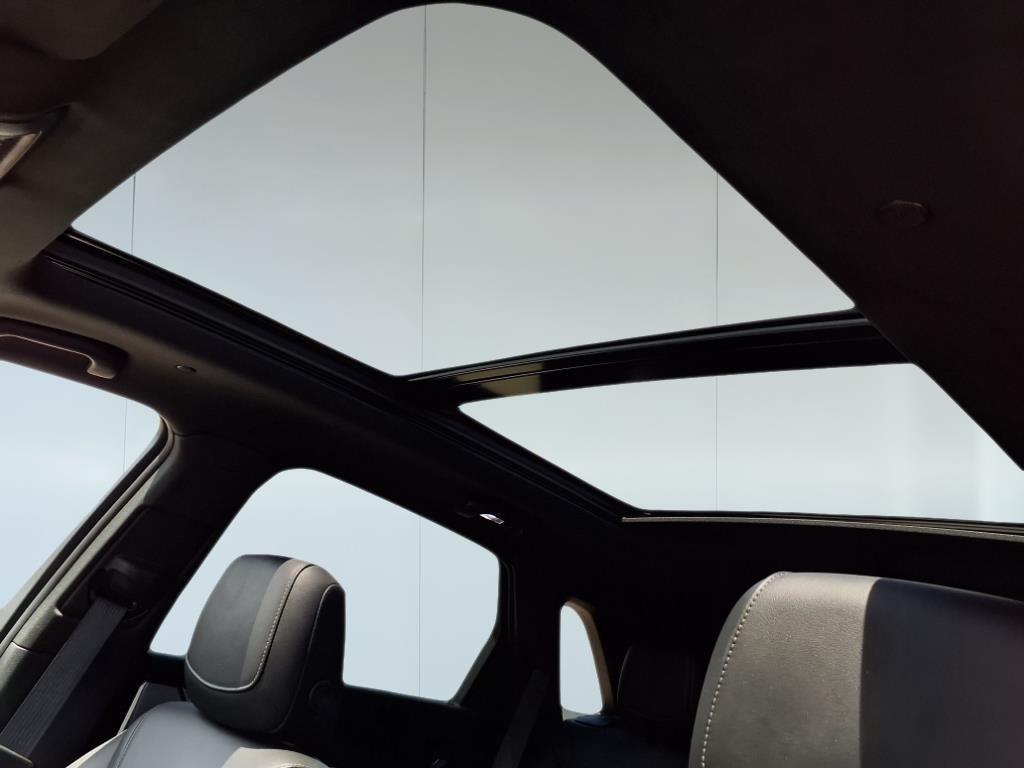 used 2023 Cadillac XT5 car, priced at $32,896