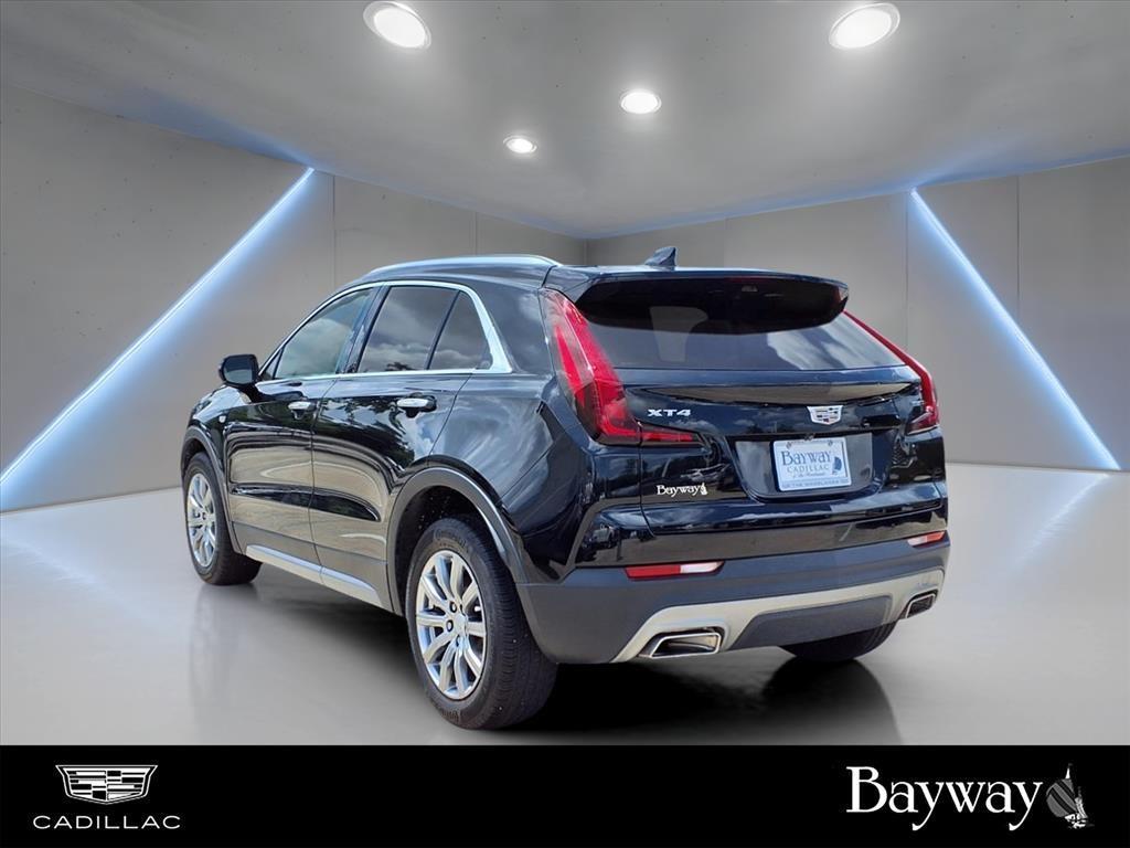 used 2022 Cadillac XT4 car, priced at $26,996