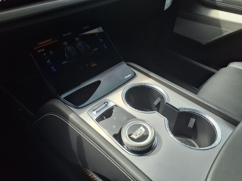 new 2026 Cadillac VISTIQ car, priced at $79,890