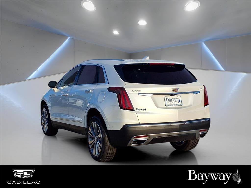 new 2025 Cadillac XT5 car, priced at $56,290
