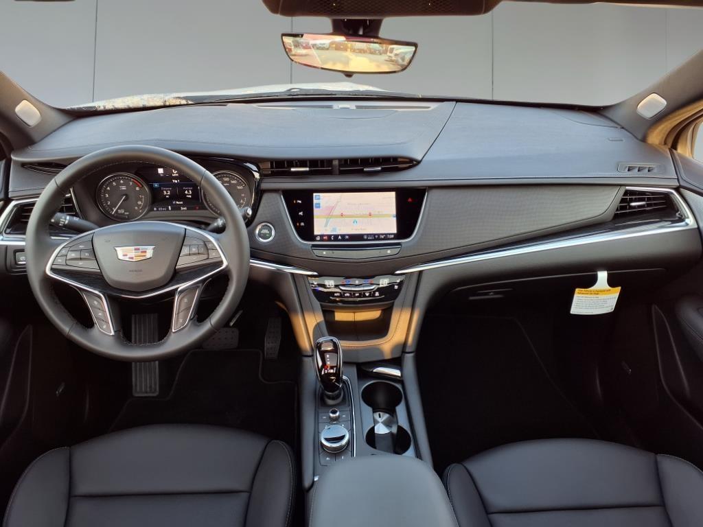 new 2025 Cadillac XT5 car, priced at $56,290
