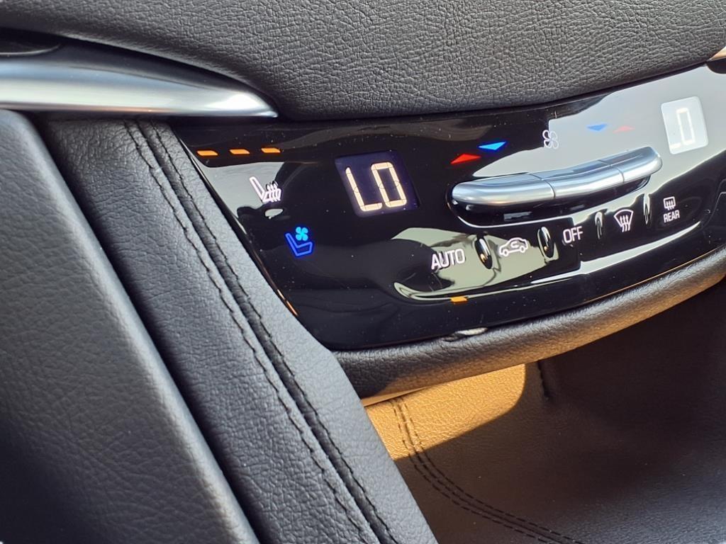 new 2025 Cadillac XT5 car, priced at $56,290
