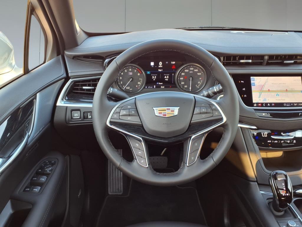 new 2025 Cadillac XT5 car, priced at $56,290