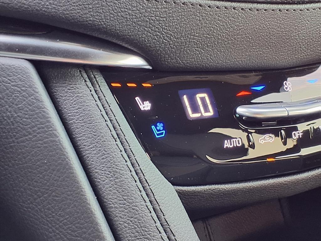 new 2025 Cadillac XT5 car, priced at $60,015
