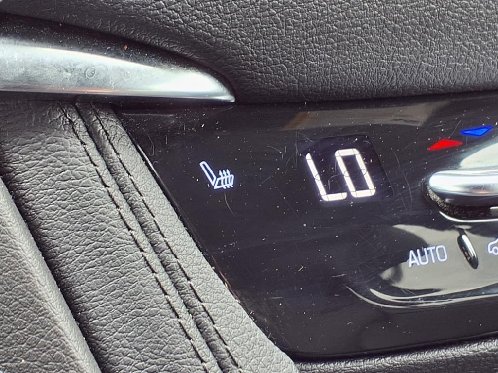 used 2022 Cadillac XT6 car, priced at $29,496