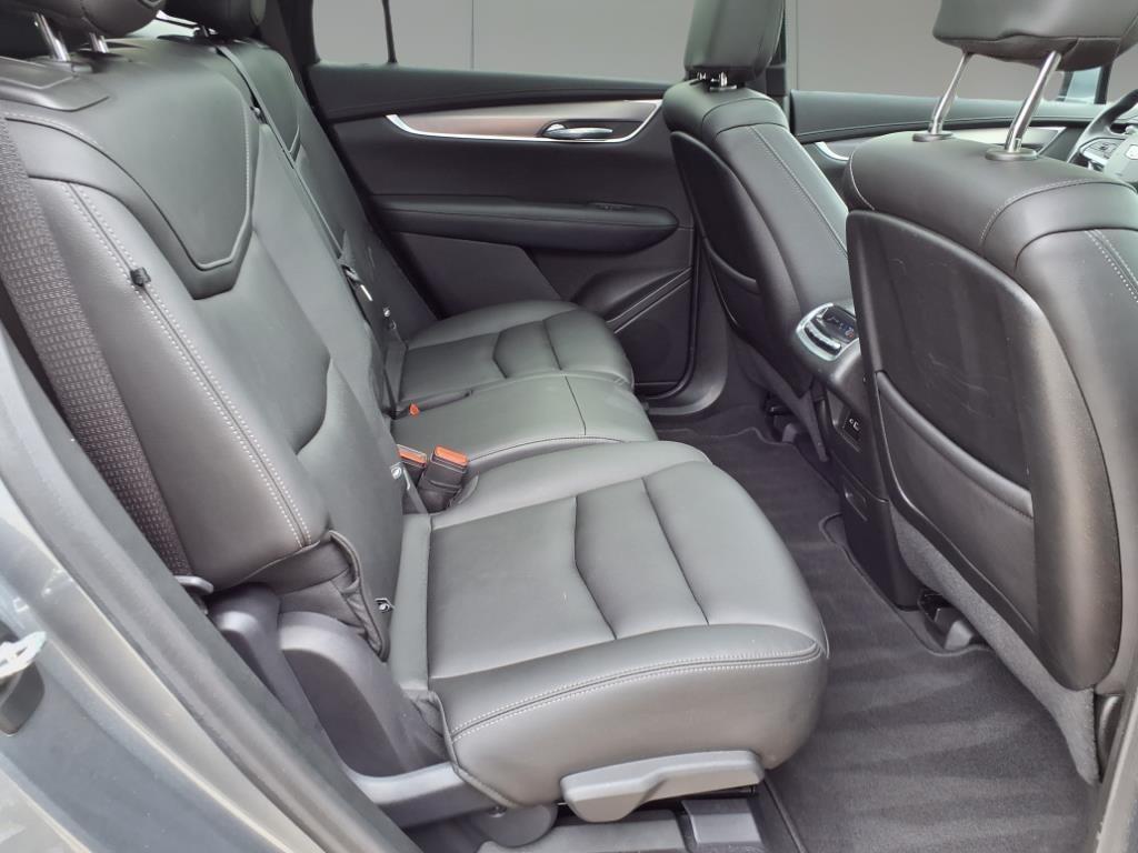 used 2022 Cadillac XT6 car, priced at $29,496
