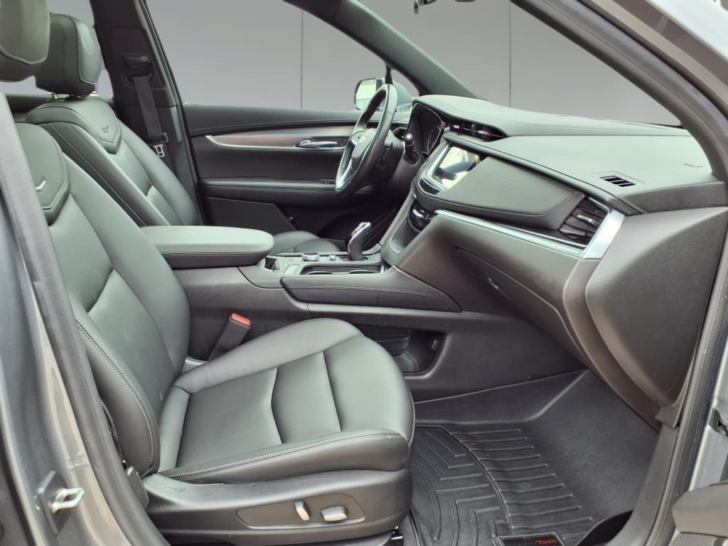 used 2022 Cadillac XT6 car, priced at $29,496