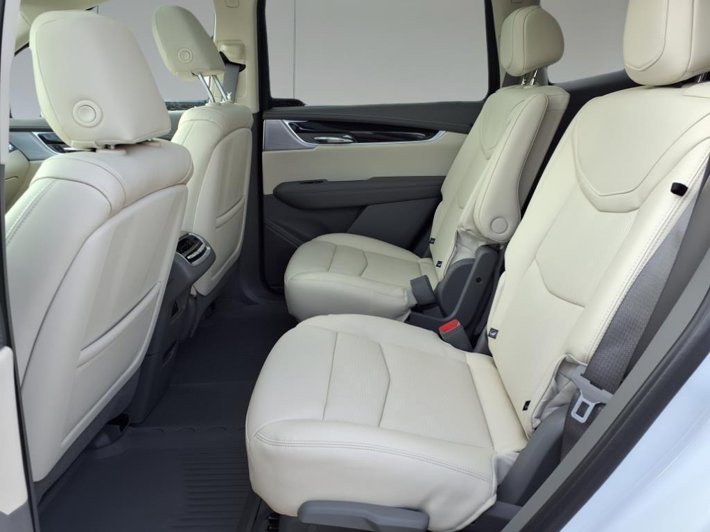 new 2025 Cadillac XT6 car, priced at $57,390