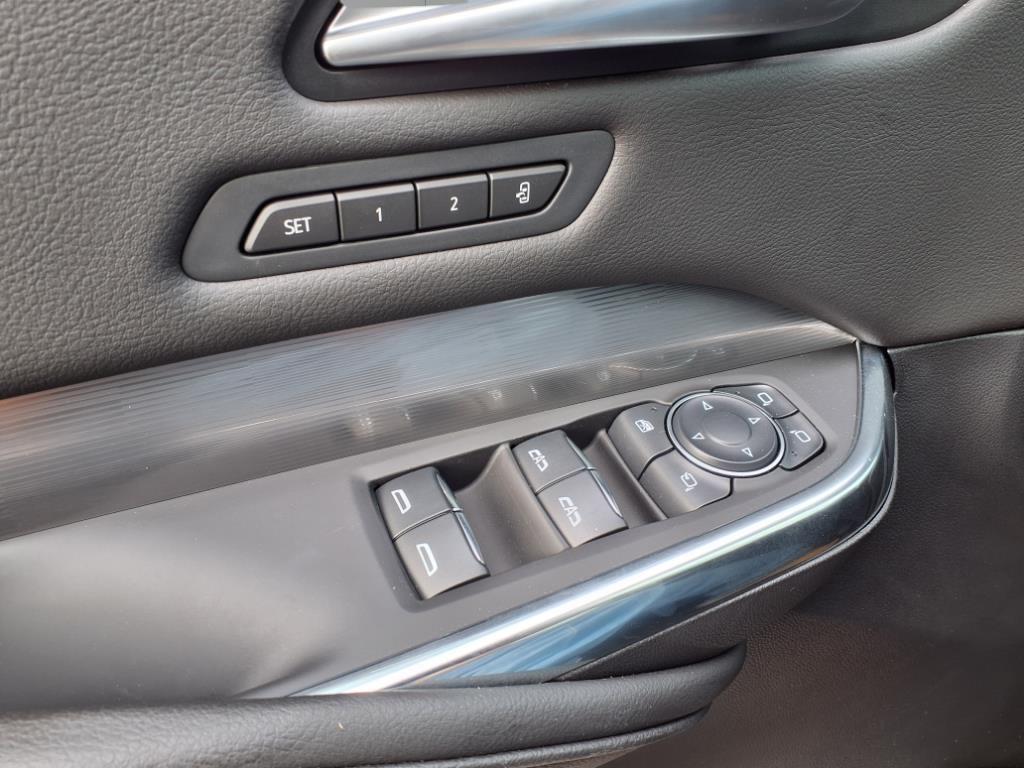 new 2025 Cadillac XT4 car, priced at $45,465