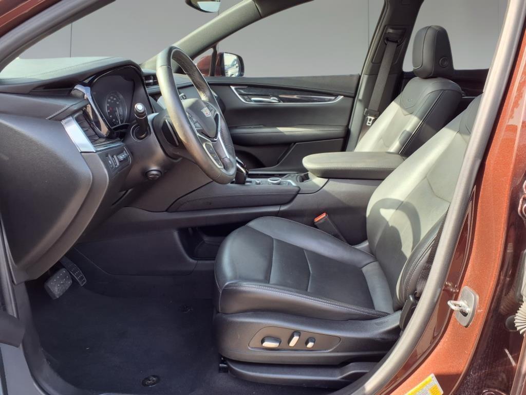used 2022 Cadillac XT5 car, priced at $29,496