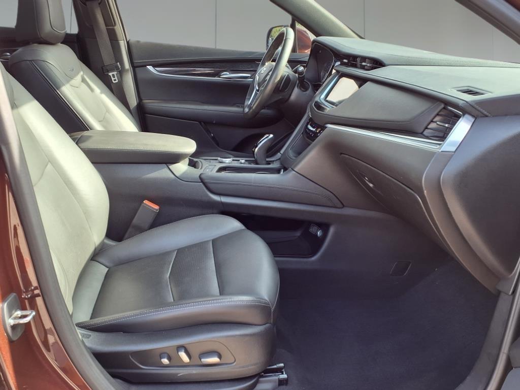 used 2022 Cadillac XT5 car, priced at $29,496