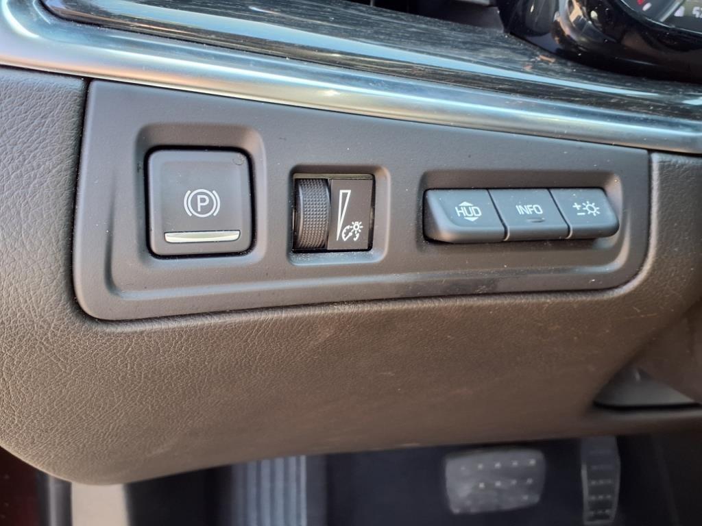 used 2022 Cadillac XT5 car, priced at $29,496