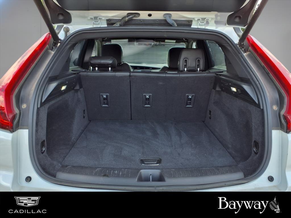 used 2022 Cadillac XT4 car, priced at $26,996