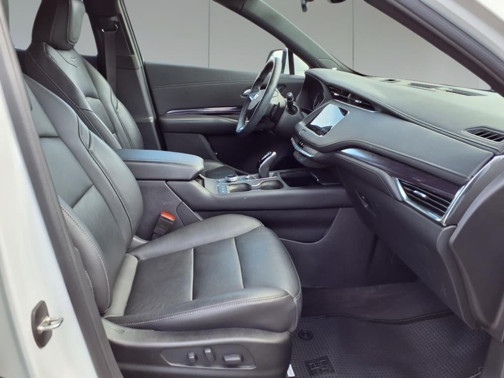 used 2022 Cadillac XT4 car, priced at $26,996