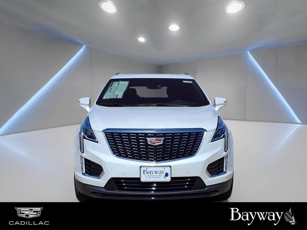 new 2025 Cadillac XT5 car, priced at $45,910