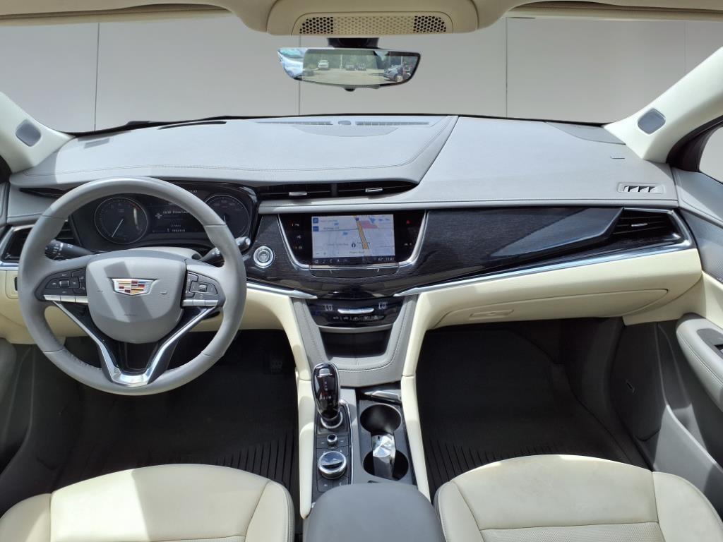 used 2024 Cadillac XT6 car, priced at $44,996