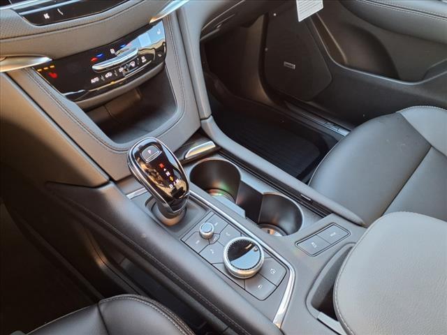 new 2025 Cadillac XT5 car, priced at $41,210