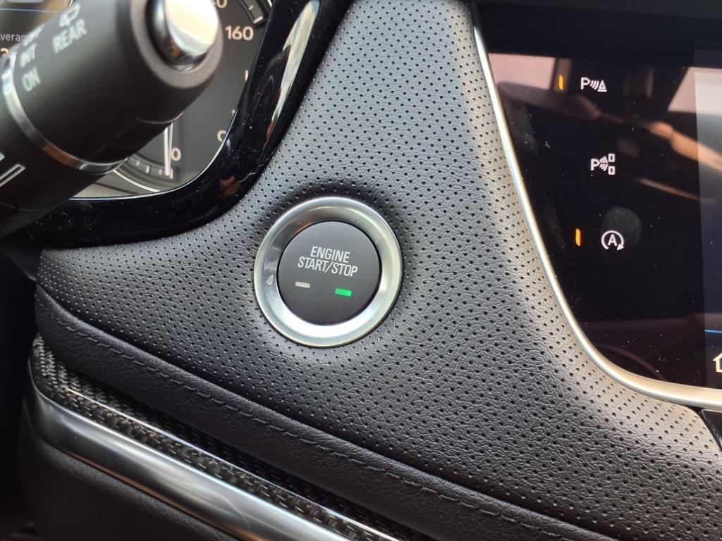 new 2025 Cadillac XT5 car, priced at $62,985