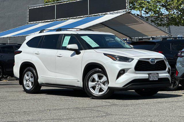 used 2024 Toyota Highlander Hybrid car