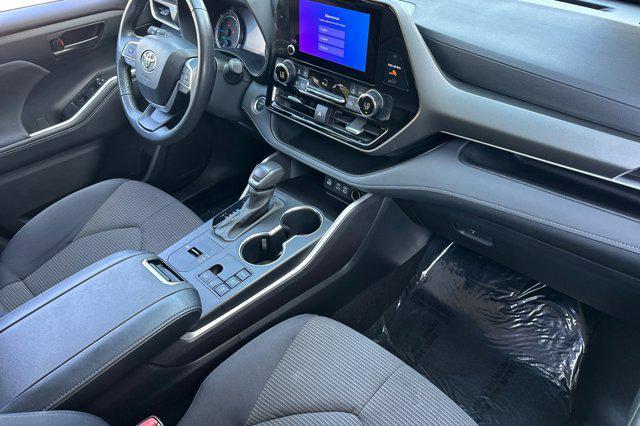 used 2024 Toyota Highlander Hybrid car