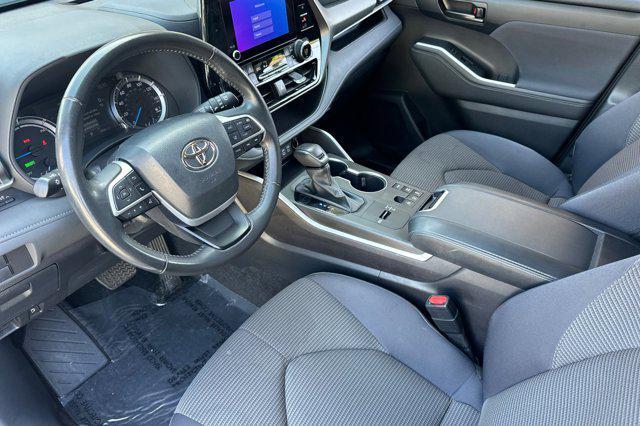used 2024 Toyota Highlander Hybrid car