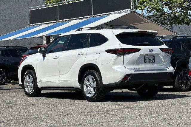 used 2024 Toyota Highlander Hybrid car