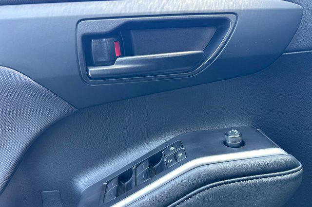 used 2024 Toyota Highlander Hybrid car