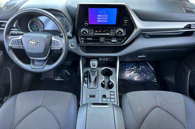 used 2024 Toyota Highlander Hybrid car
